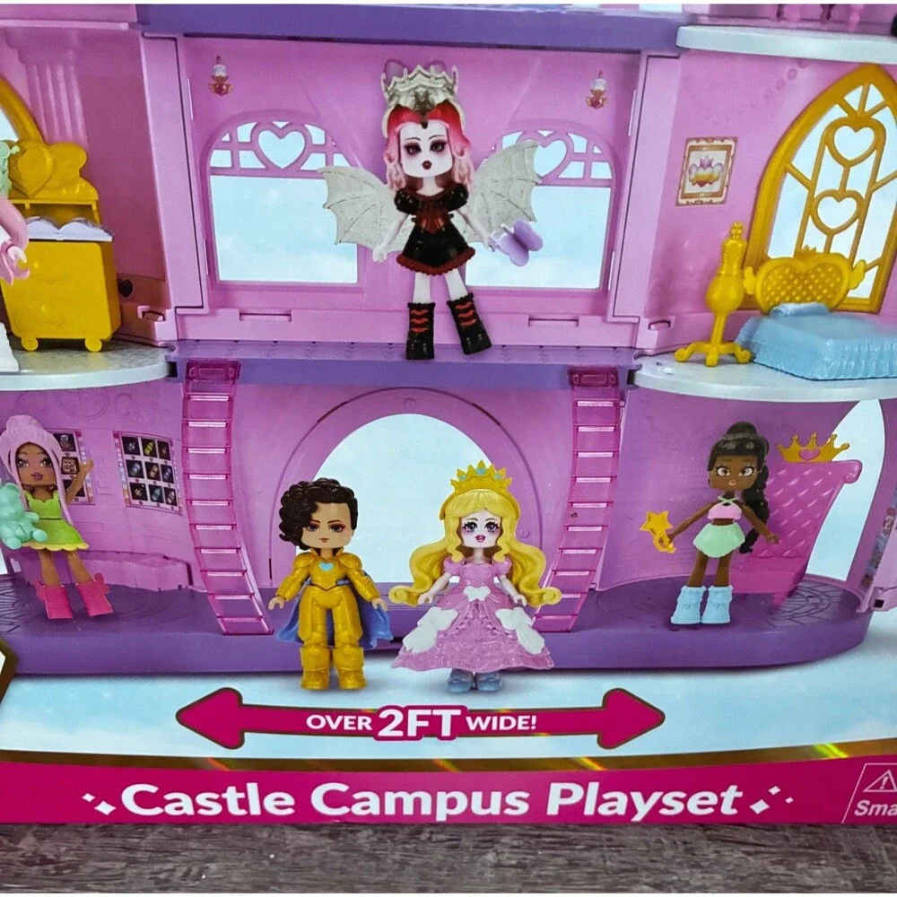 Royal High Castle Campus Playset with Exclusive Princess and Knight Figures NEW